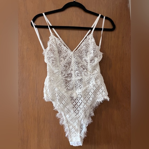 White Lace Bodysuit - Picture 3 of 3